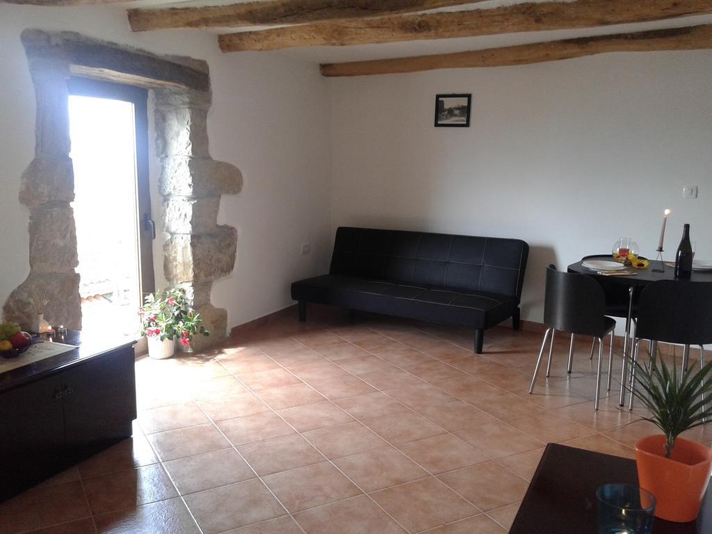 Apartment Bella Vista 2 Buzet Buitenkant foto