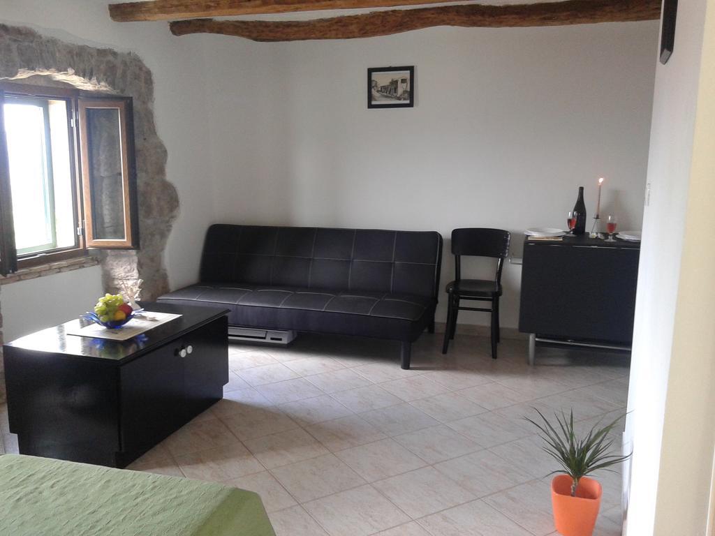 Apartment Bella Vista 2 Buzet Buitenkant foto